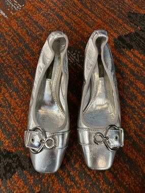 Louis Vuitton Metallic Silver Women's Ballet Kitten Heel with Decorative Buckle